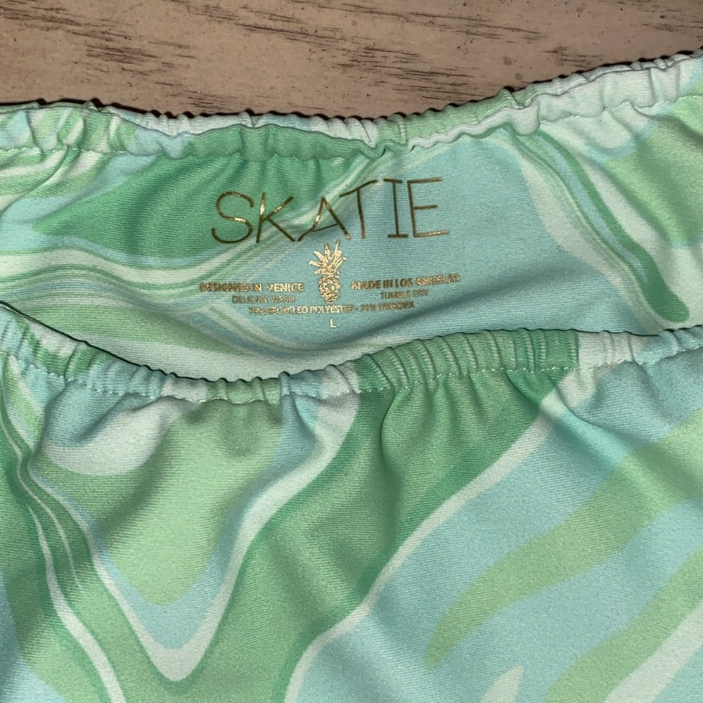 New Skatie Mint String Bikini Bottoms, Size Large